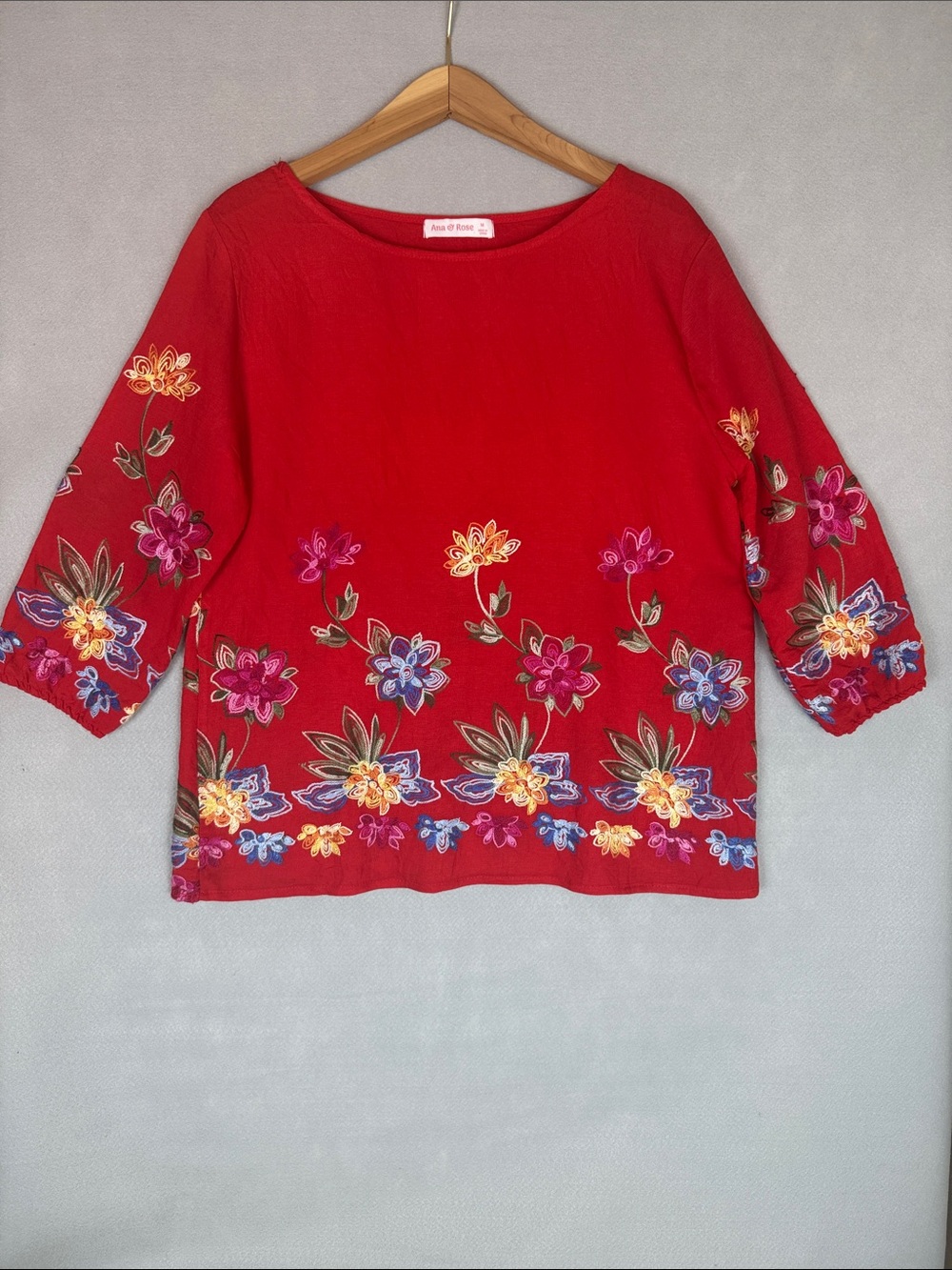 Ava & Rose Red Floral Embroidered Boatneck Top Size M